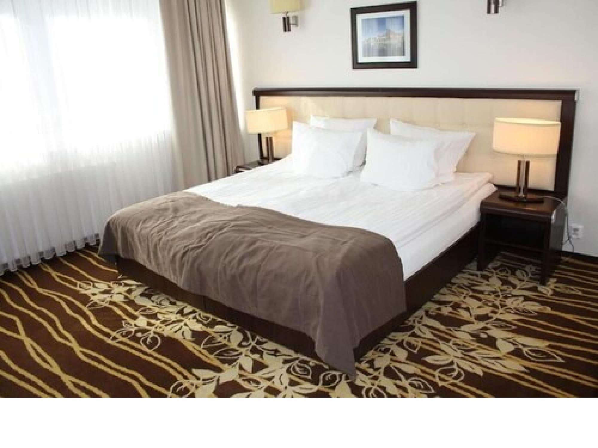 Hotel Business Faltom Gdynia ルミア エクステリア 写真