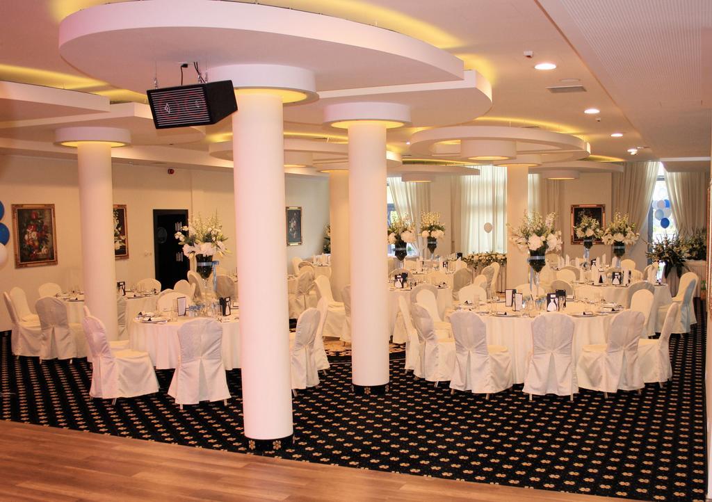 Hotel Business Faltom Gdynia ルミア エクステリア 写真
