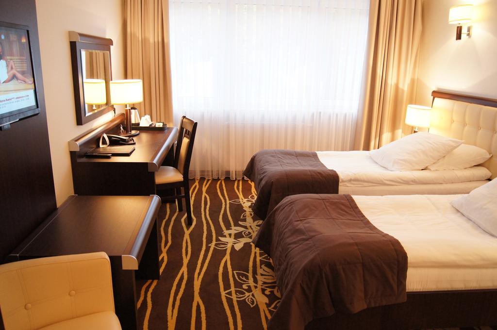 Hotel Business Faltom Gdynia ルミア エクステリア 写真