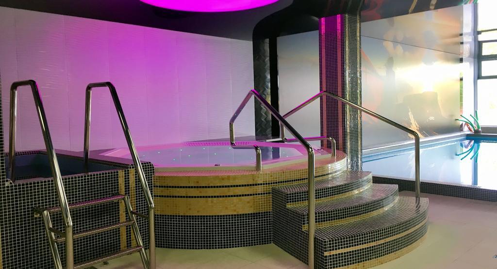 Hotel Business Faltom Gdynia ルミア エクステリア 写真