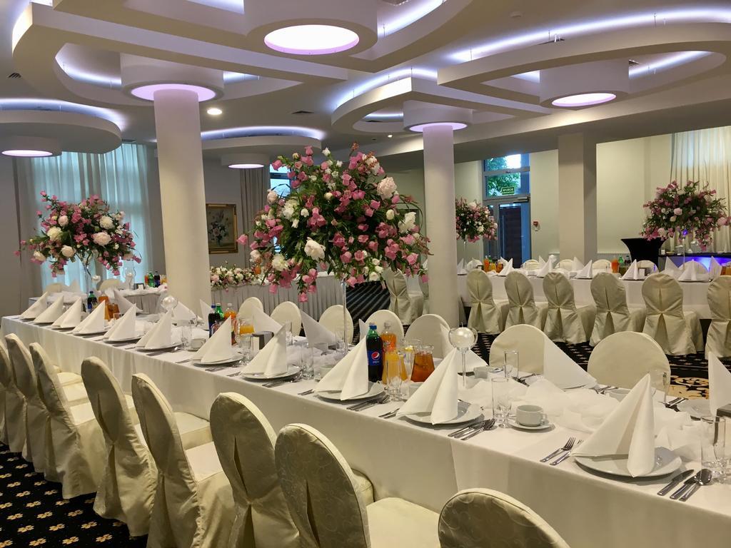 Hotel Business Faltom Gdynia ルミア エクステリア 写真