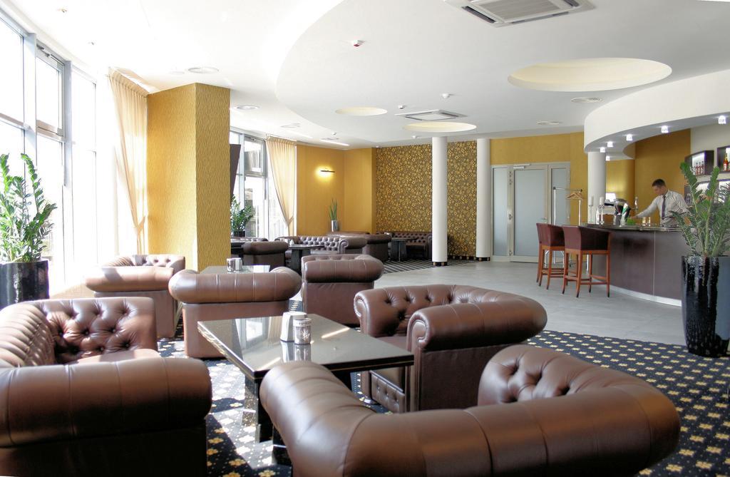 Hotel Business Faltom Gdynia ルミア エクステリア 写真